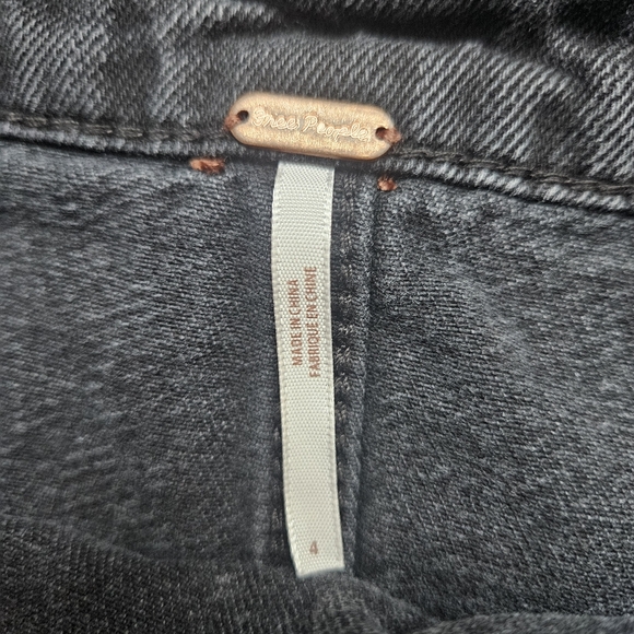 Free People Louise Denim Skirt Overall Rocky Mountain Black Sz 4 with adj Straps - Picture 3 of 8